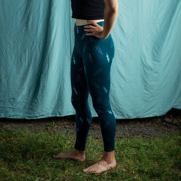 OLD NAVY | Teal Lightning Bolt Active Leggings - Picture 3 of 4